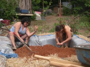 380321_344917652229049_1335535353_n